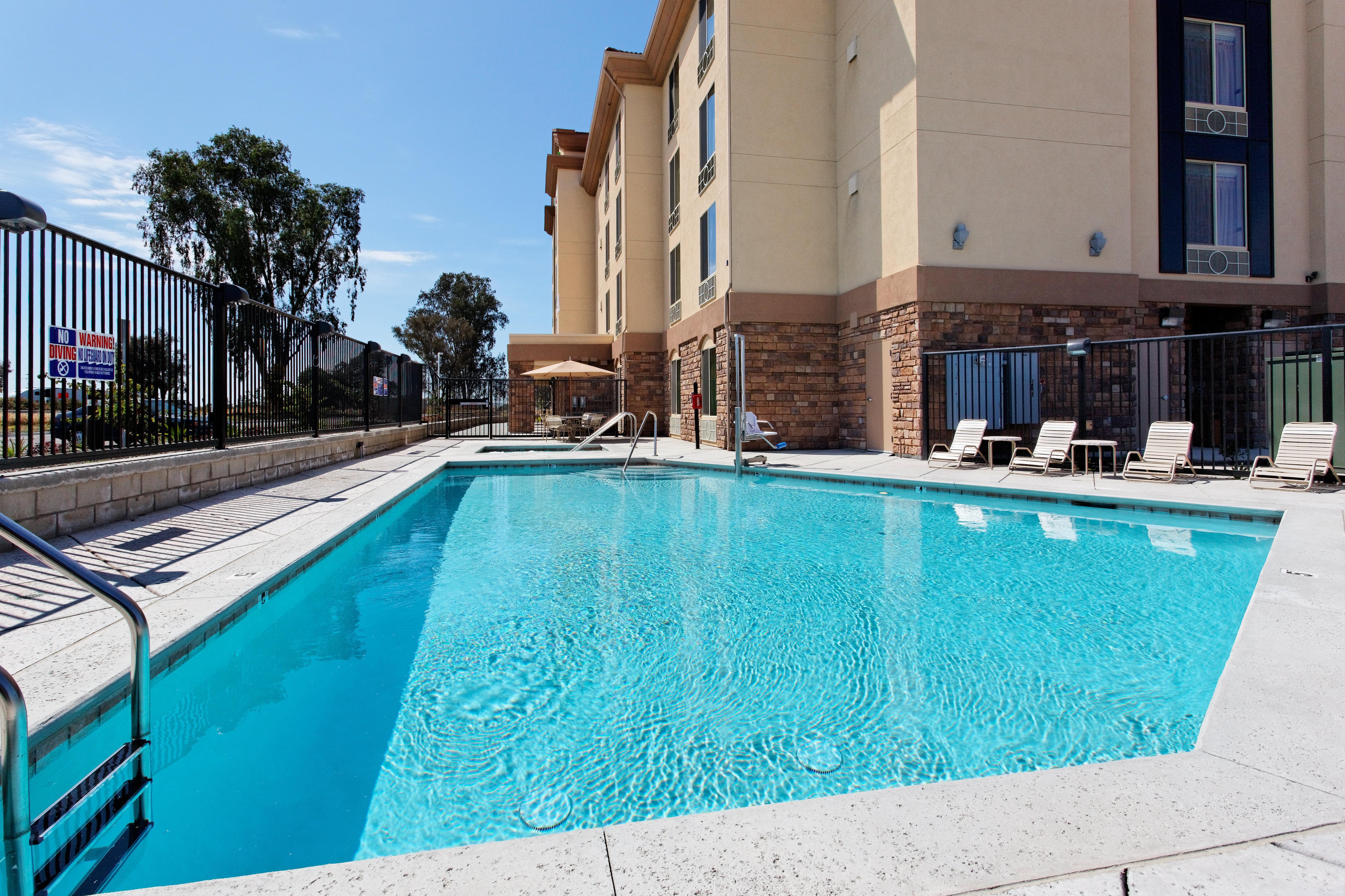 Holiday Inn Express Fresno Northwest - Herndon By Ihg Exteriör bild